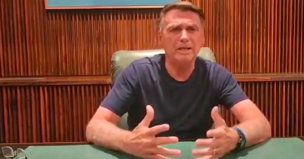 Jair Bolsonaro teria optado por permanecer nos EUA em atenção a