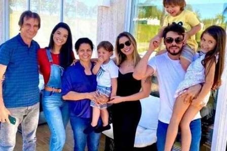 Andressa Suita e famlia