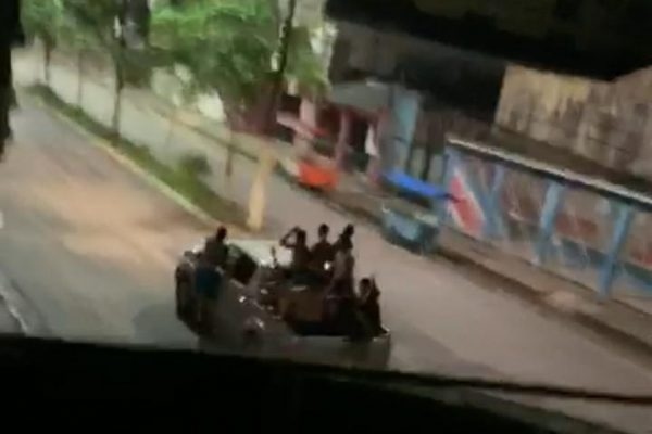 Carro com parte do bando em Camet