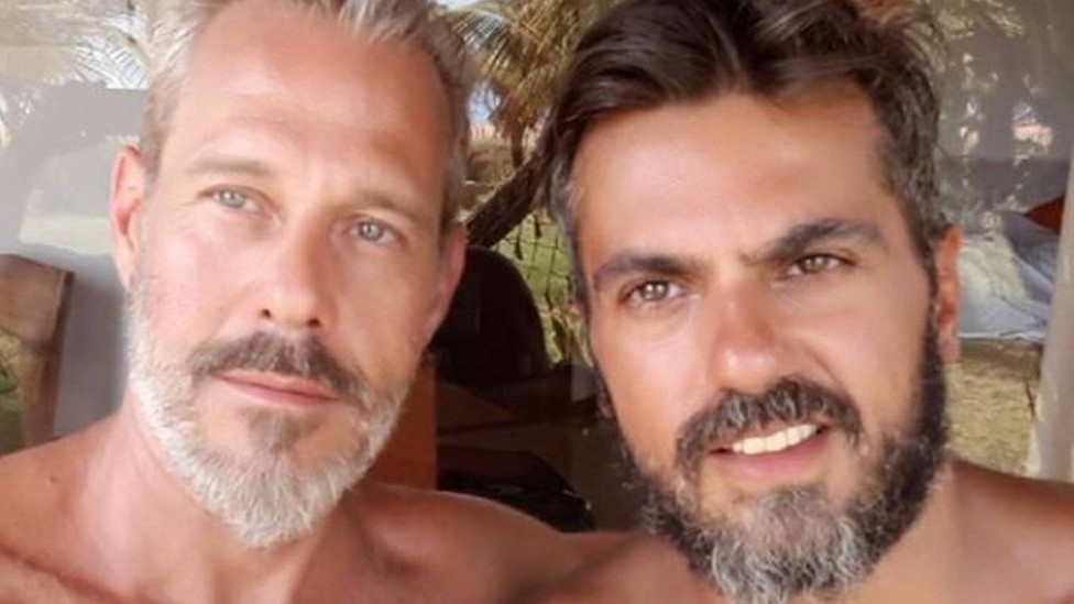 Gal dos anos 90 Nico Puig celebra 25 anos de casamento com marido