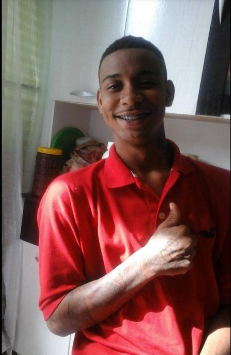 Wellington da Silva Dias de 24 anos morreu aps ser baleado por PM em Vitria neste sbado 2 Foto Reproduo
