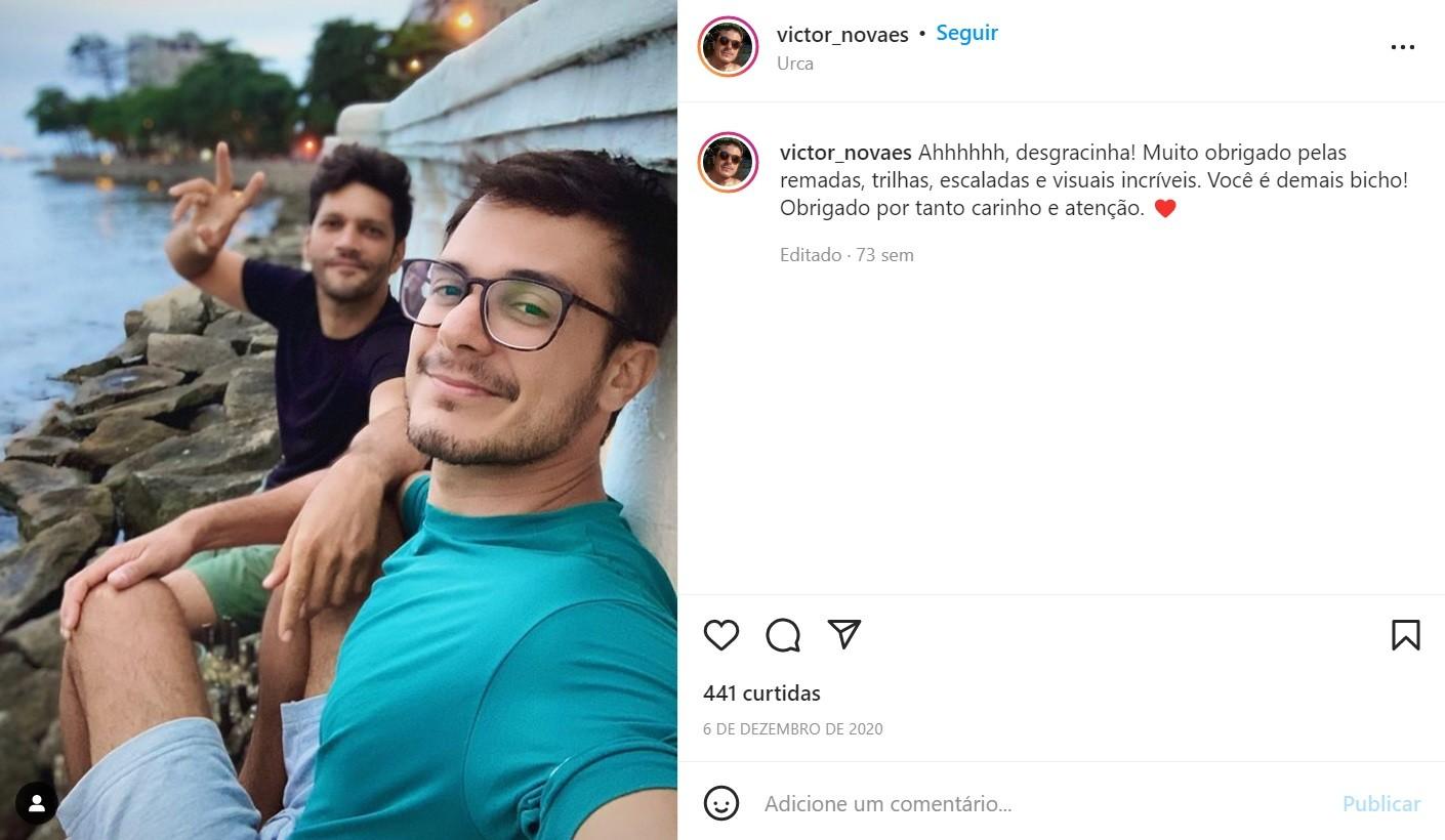 Armando Babaioff ganha declarao do namorado Luz por onde passa