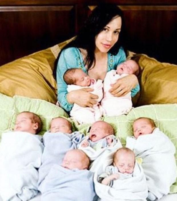 Nadya Suleman em 2009 aps nascimento dos oito filhos Foto Reproduo