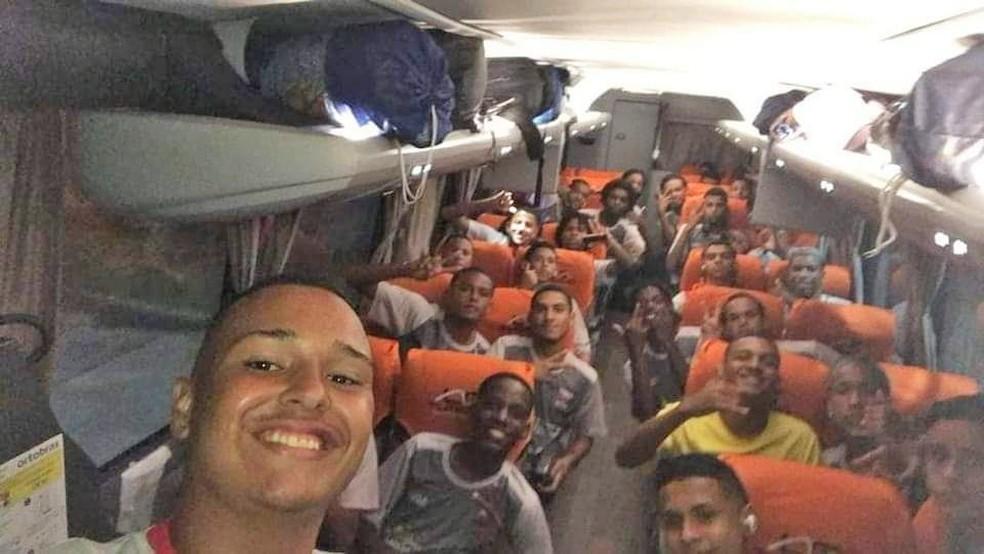 Selfie tirada na ida para o torneio Foto Reproduo