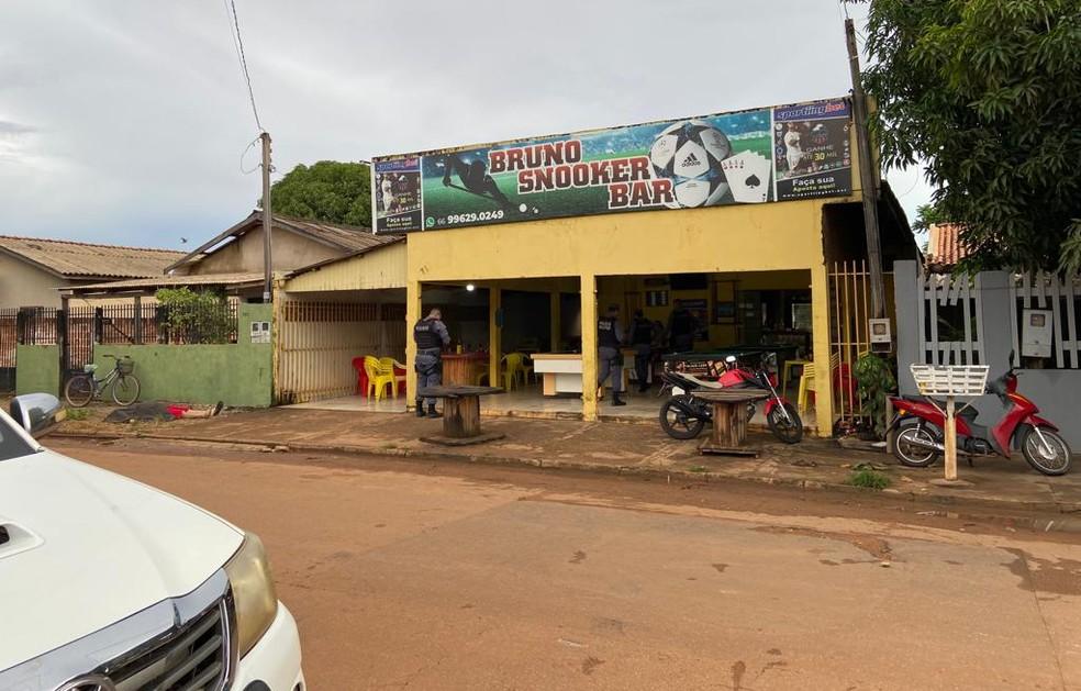 Segundo informaes preliminares o homem teria atirado contra os amigos com uma espingarda Foto Anderson Hentges