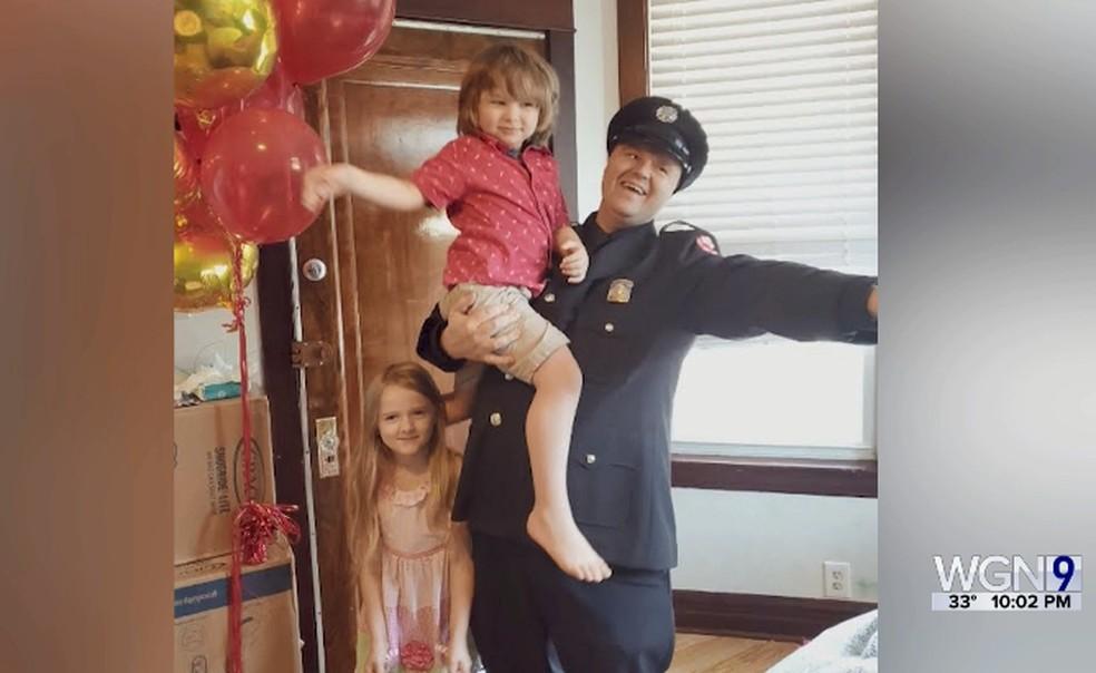 O bombeiro foi at sua casa e tentou socorrer sua esposa Foto ReproduoWGNTV