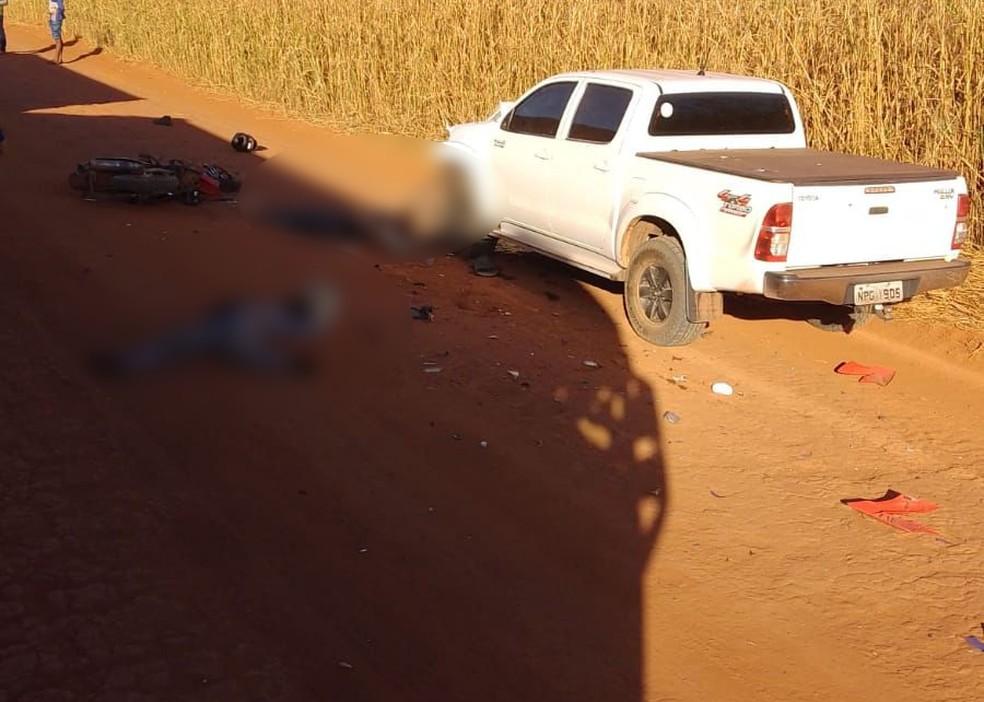 Acidente entre caminhonete e moto mata duas jovens Foto Divulgao