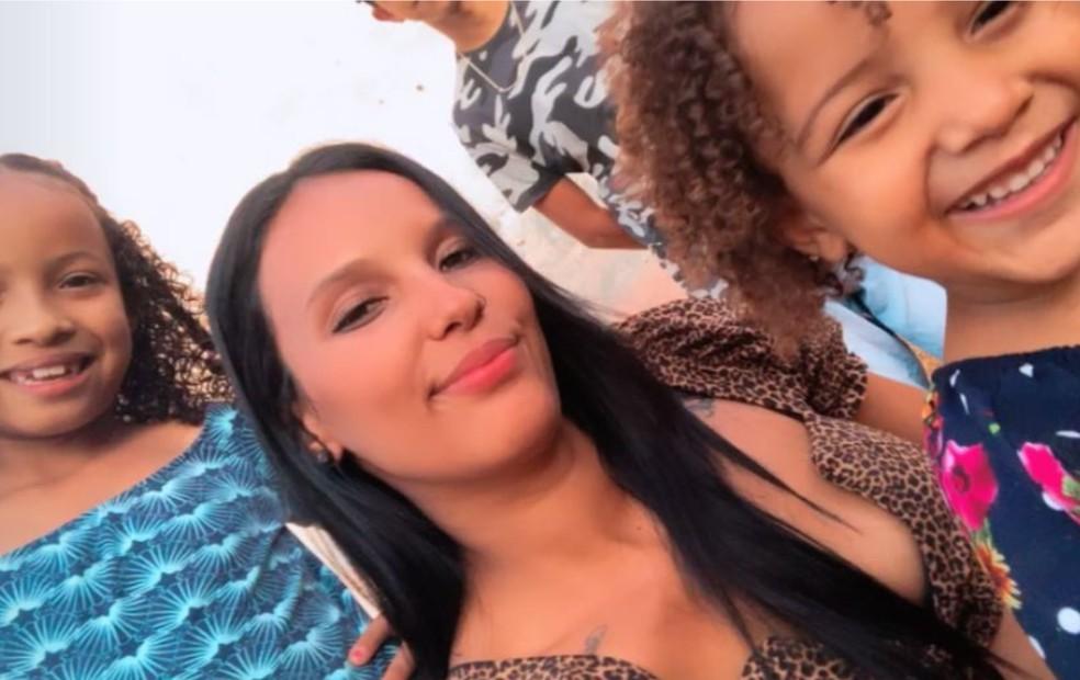 Jeniffer Vismara e as filhas entre elas a pequena Emanuelly Vismara da Silva que morreu picada por escorpio Foto Jeniffer VismaraArquivo pessoal