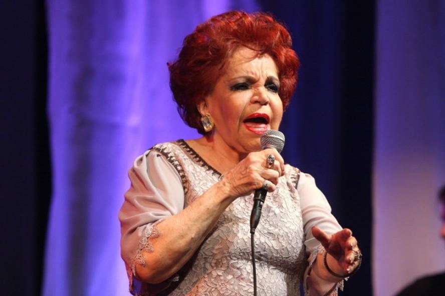 Cantora Lana Bittencourt