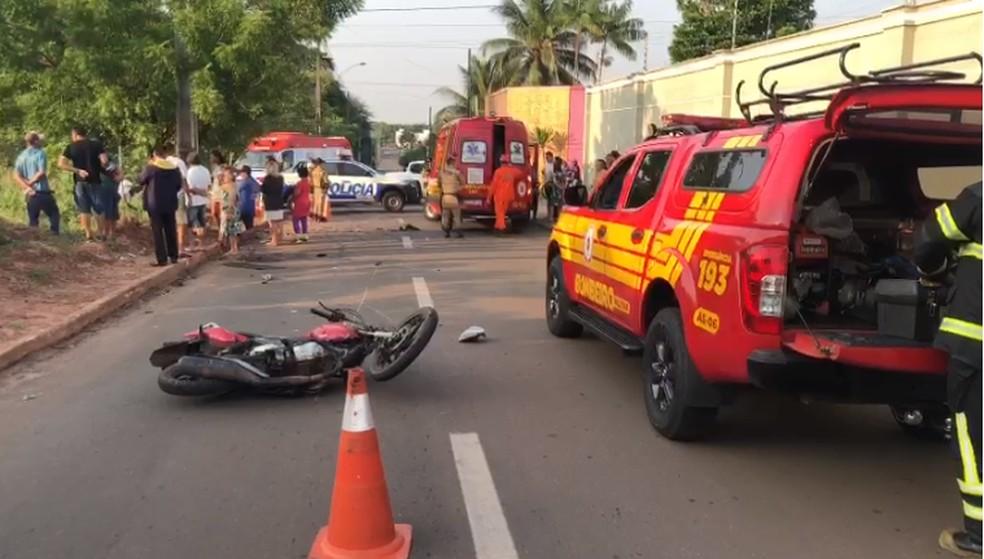 Acidente entre carro e moto provocou a morte de cantor em Araguana Foto Divulgao