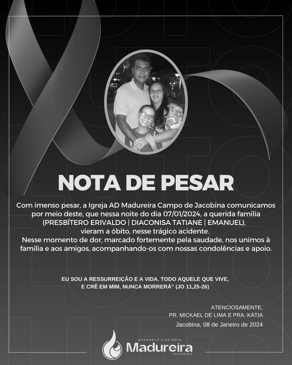 Casal e o filho pequeno morrem em coliso entre nibus e caminho na Bahia Foto Reproduo