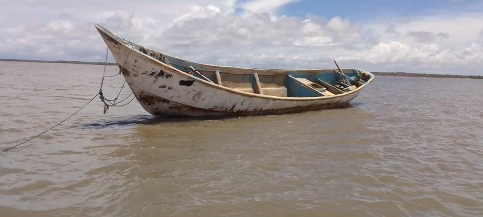 Barco foi encontrado deriva no Par com corpos no fundo da embarcao em estado de decomposio Foto Reproduo
