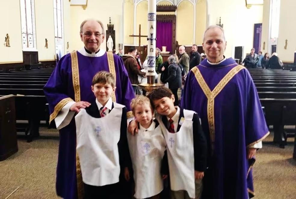 Dicono Rev Roger Gregorski Stuart Samuel e Sawyer Lundberg e ento Padre Robert Prevost Foto Reproduo Today Parents